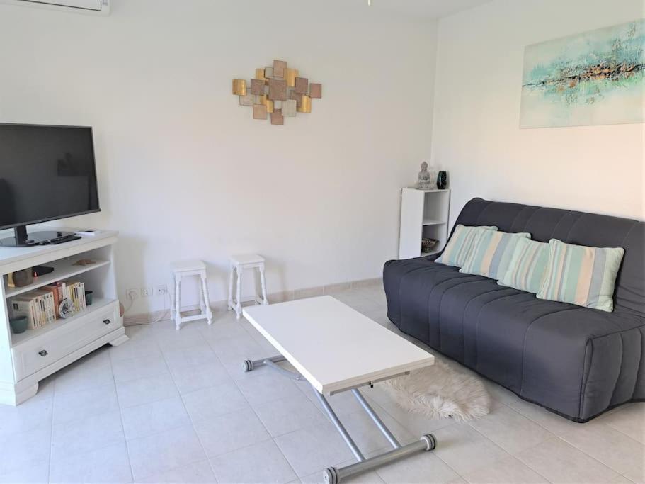 Frejus, Studio, 100 M De La Plage-port Apartment