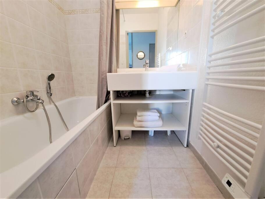 Frejus, Studio, 100 M De La Plage-port Apartment