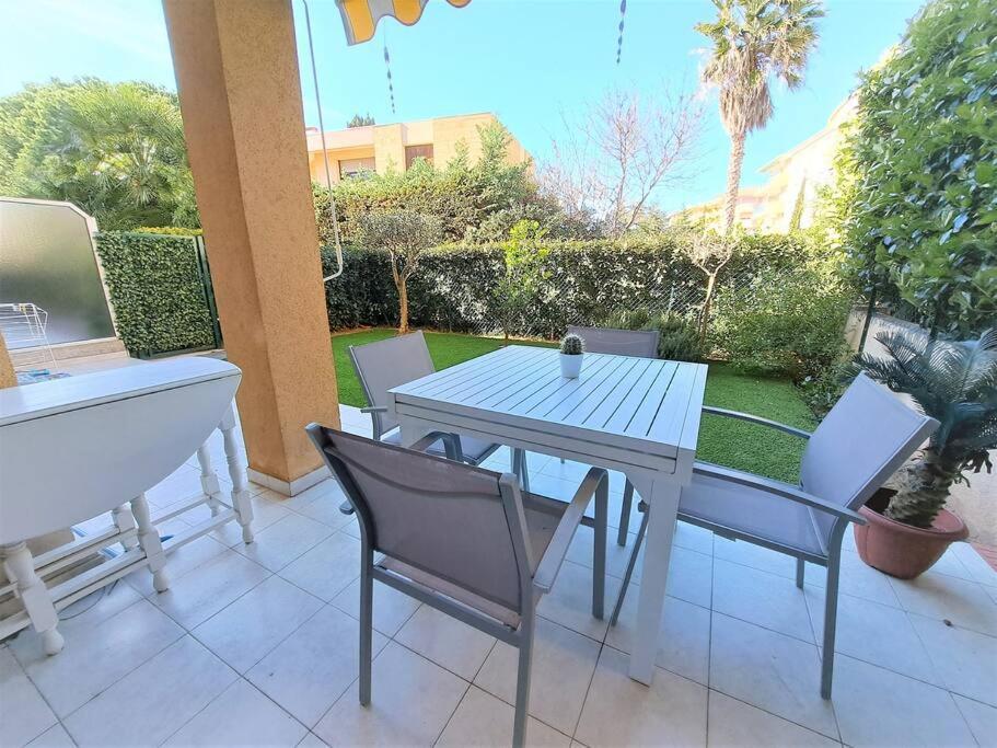 Frejus, Studio, 100 M De La Plage-port